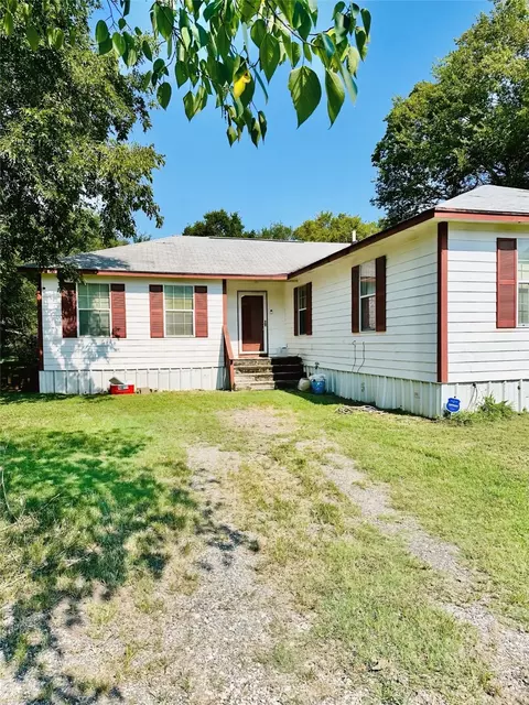 300 SW 3rd St, Hubbard, TX 76648