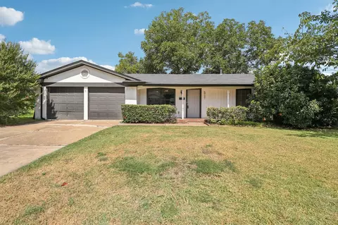 5737 Bonnie Wayne St, Haltom City, TX 76117