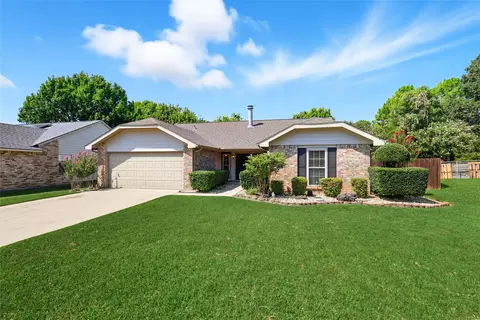2611 Jenny Ln, Euless, TX 76039