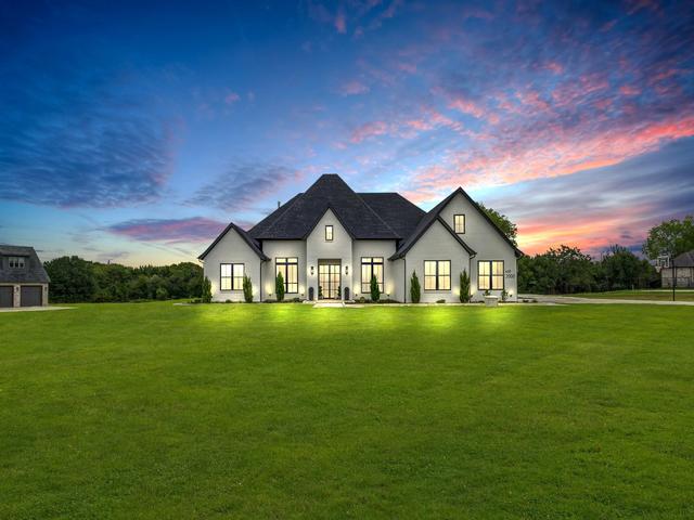 2000 Meadow Bend Ct, Aledo, TX 76008 | MLS# 21061995 | 38 Photos - Movoto
