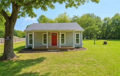 642 N Pearl St, Big Sandy, TX 75755
