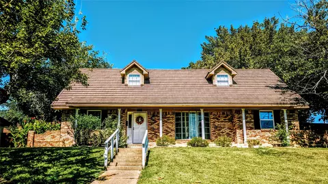 1005 Capetown Dr, Grand Prairie, TX 75050