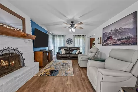 Living - 3400 Obrien Cir, Waco, TX 76708 photo 2 of 4