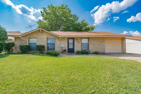 401 Starling Dr, Mesquite, TX 75149