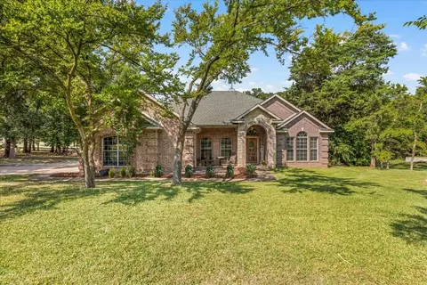 910 Crystal Cv, Oak Point, TX 75068