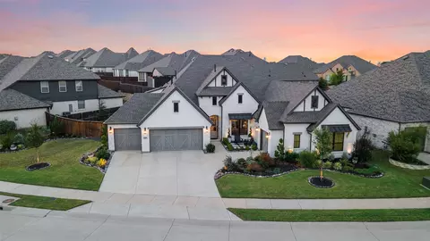 9901 Surveyor Rd, Oak Point, TX 75068