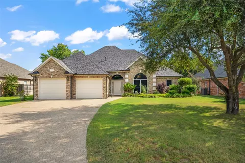 904 Wheeler Creek Dr, Gainesville, TX 76240