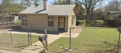 724 E Ripy St, Fort Worth, TX 76110