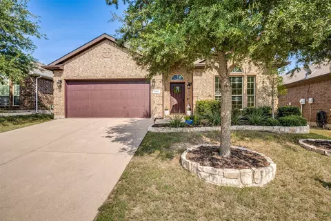 3021 Maple Creek Dr, Fort Worth, TX 76177