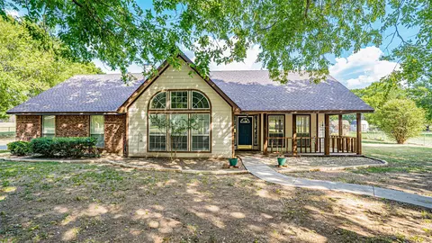 105 Pleasant Run, Azle, TX 76020