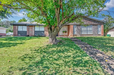 112 N Emberwood Dr, Robinson, TX 76706