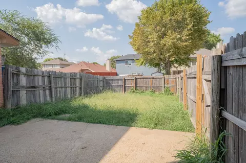 Exterior - 2015 Nectar Dr, Mesquite, TX 75149 photo 2 of 2