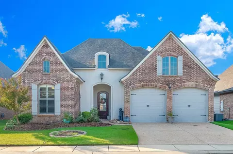 411 Stacey Ln, Bossier City, LA 71111