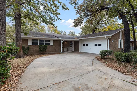 1016 Keith Dr, Hurst, TX 76053