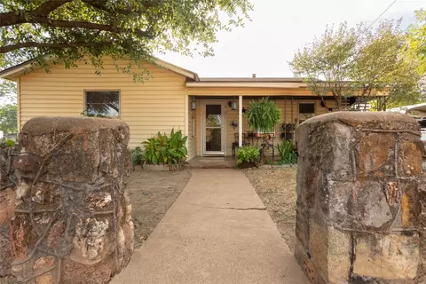 616 Arch St, Baird, TX 79504