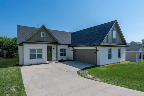 321 Hillcroft Rd, Fort Worth, TX 76108
