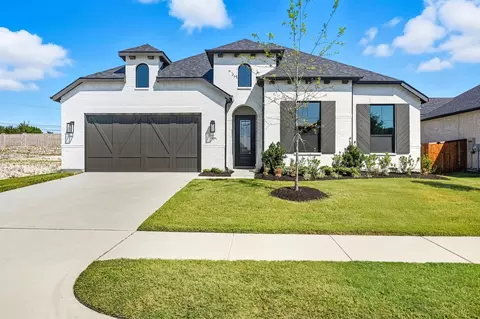 552 Station Dr, Waxahachie, TX 75167