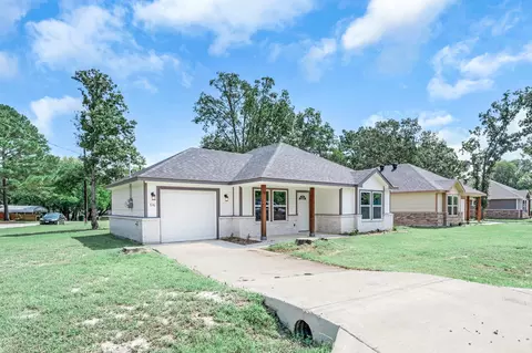 716 Hemlock Dr, West Tawakoni, TX 75474