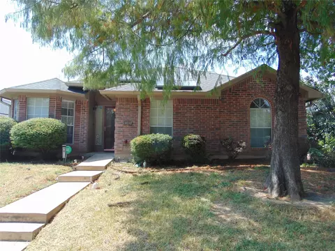 1425 Sunnymeadow Rd, Lancaster, TX 75134