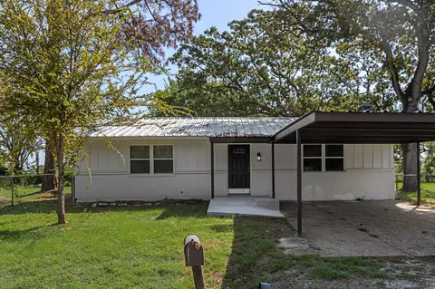 107 E Bayside Dr, Mabank, TX 75156