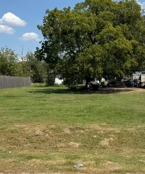 305 Campbell St, Terrell, TX 75160