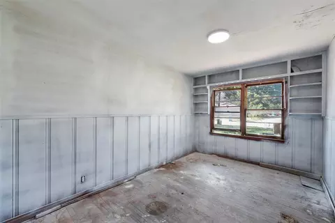 1005 E Craven Ave, Lacy Lakeview, TX 76705