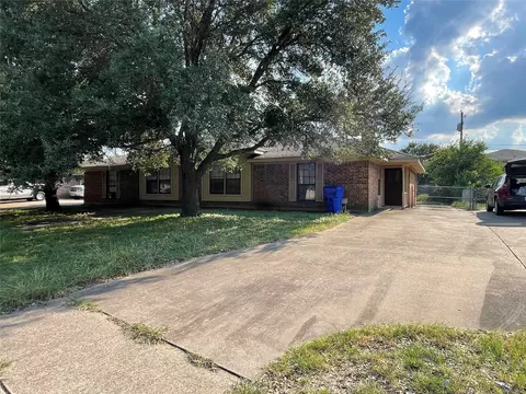 2209 Kirby Lee St #11, Woodway, TX 76712
