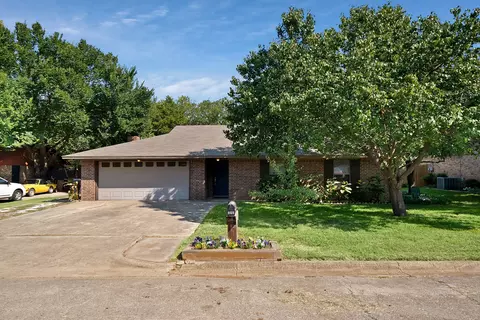 605 Cordova Cir, Denton, TX 76209