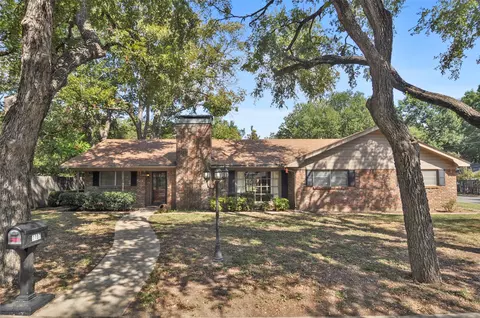 1107 Stanwood Ave, Cleburne, TX 76033