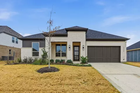 2229 Garnet Dr, Waxahachie, TX 75167