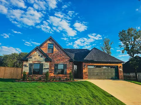 1701 Cathey Dr, Denison, TX 75020