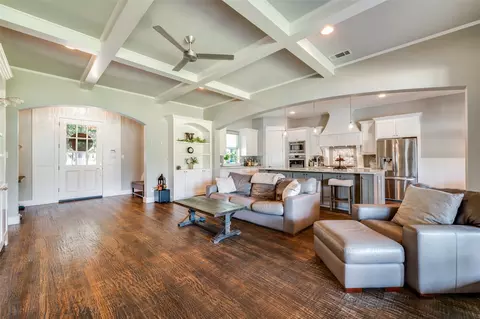 650 Cypress Point Dr, Gunter, TX 75058