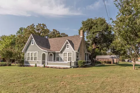 500 Denison St, Nocona, TX 76255