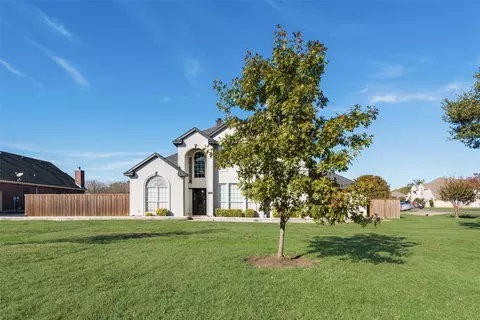 932 W Red Oak Rd, Red Oak, TX 75154