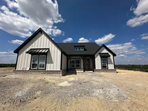 300 Texas Sage Trl, Weatherford, TX 76082