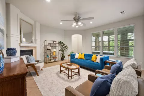 1100 Badger Vine Ln, Arlington, TX 76005
