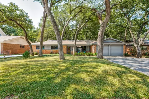 410 Sierra Dr, Euless, TX 76040