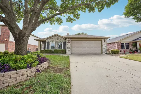 2915 Marco Dr, Grand Prairie, TX 75052