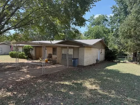 1135 Cope Dr, Paris, TX 75462
