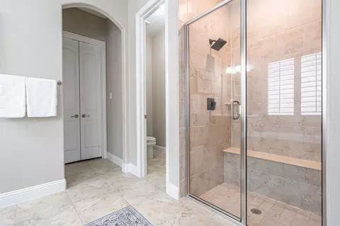Bath - 803 Red Maple Rd, Euless, TX 76039 photo 3 of 4