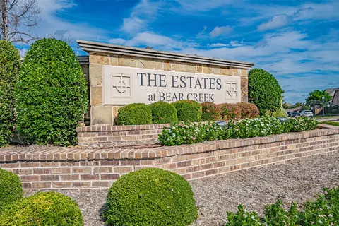 View/Area - 803 Red Maple Rd, Euless, TX 76039 photo 2 of 2