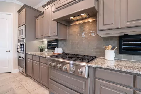 Kitchen - 803 Red Maple Rd, Euless, TX 76039 photo 2 of 4