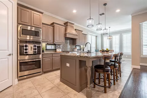Kitchen - 803 Red Maple Rd, Euless, TX 76039 photo 3 of 4