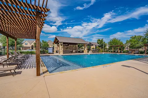 Exterior - 803 Red Maple Rd, Euless, TX 76039 photo 3 of 4