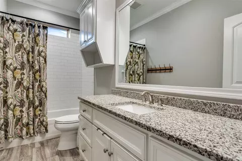 Bath - 10308 Aquilla Trl, Waco, TX 76708 photo 3 of 3