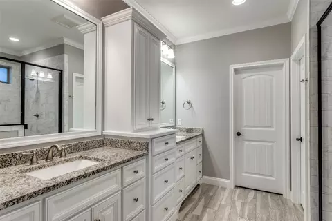 Bath - 10308 Aquilla Trl, Waco, TX 76708 photo 2 of 3