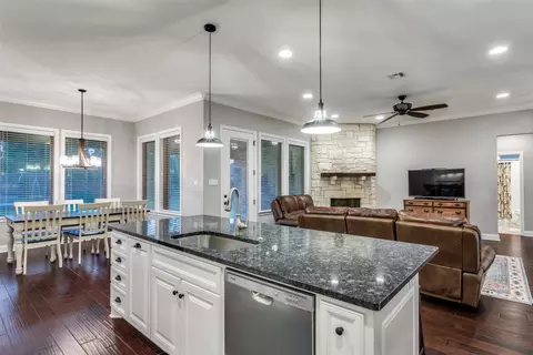 Kitchen - 10308 Aquilla Trl, Waco, TX 76708 photo 2 of 3