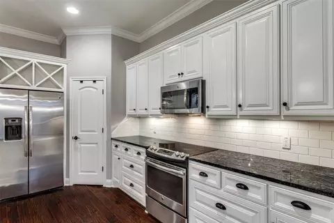 Kitchen - 10308 Aquilla Trl, Waco, TX 76708 photo 3 of 3
