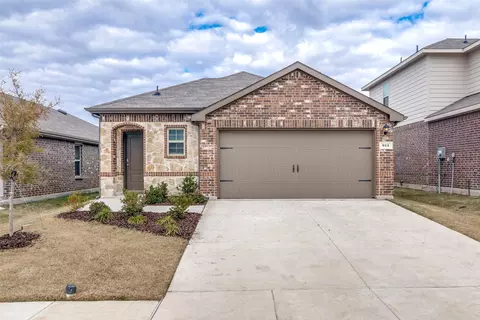 911 Hay Loft Ln, Royse City, TX 75189