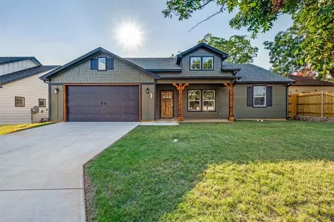 213 Wilson Dr, Lake Dallas, TX 75065